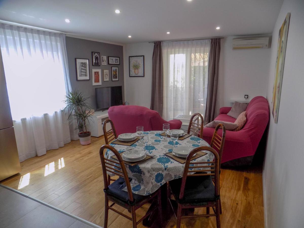 Oriella Apartmans&Room Novigrad Istria Esterno foto