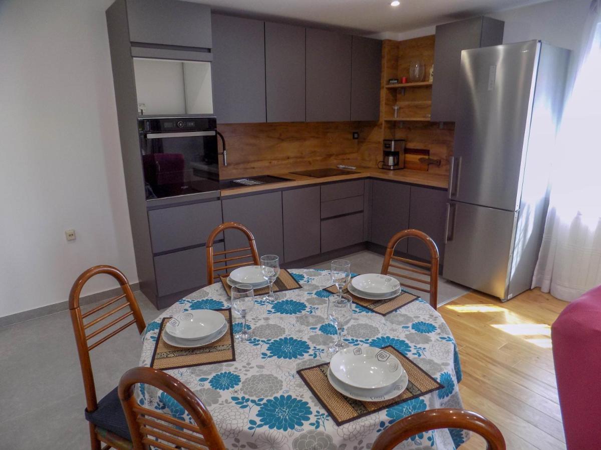 Oriella Apartmans&Room Novigrad Istria Esterno foto